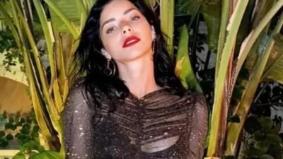 Kaynak HABER MERKEZİ Paylaş Ünlü oyuncu Merve Boluğur, hakkında çıkan