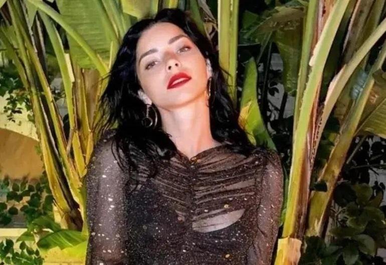 Kaynak HABER MERKEZİ Paylaş Ünlü oyuncu Merve Boluğur, hakkında çıkan