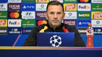 Kaynak DHA Okan Buruk, takımı Galatasaray’ın Lille ile deplasmanda oynadığı