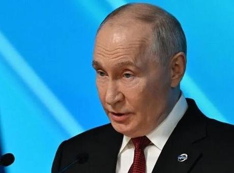 Putin, Rossiya devlet televizyonuna yaptığı açıklamada, Ukrayna Devlet Başkanı Volodimir