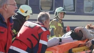 Rusya’nın Ukrayna’ya saldırıları sürüyor. Rus ordusu, Dnipro kentinde trenlerin bulunduğu