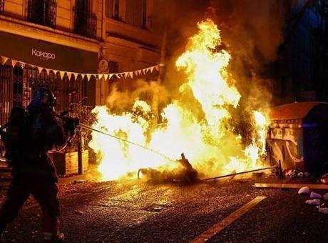 Fransa İçişleri Bakanlığından dünkü Sarı Yelekliler’in eylemlerine ilişkin yapılan yazılı