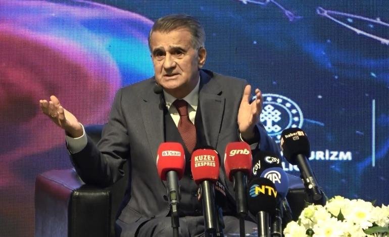 Kaynak İHA Trabzon’da düzenlenen 3. TÜRKSOY Gençlik Forumu’nda gençlerle bir