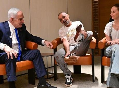 Uçak krizini şova çevirdi! Netanyahu için bulunmaz fırsat Uzmanlara göre dün Flydubai uçağında yaşanan saldırı olayı, Netanyahu’nun iç