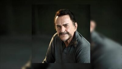 Türk pop müziğinin önemli isimlerinden Alpay, 91 yaşında hayatını kaybetti.