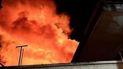 Yangın, saat 23.30 sıralarında Seyitali Mahallesi 184 Sokak’ta meydana geldi.
