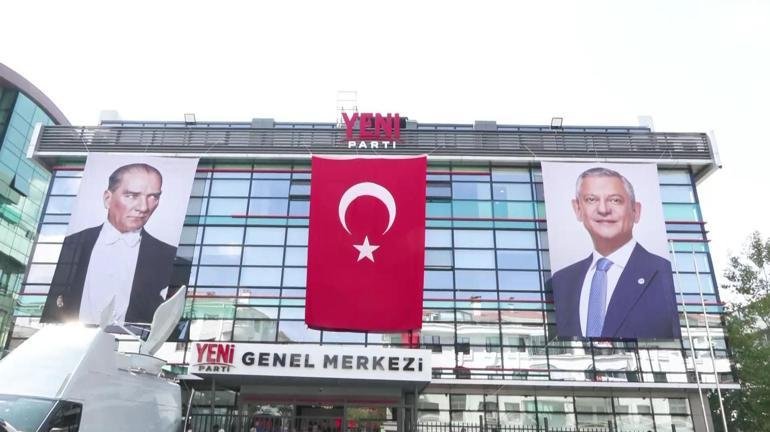 Yeni Parti’de Yeni Kriz: KONGRELER Kaynak CNN TÜRK Yeni Parti’nin kongre sürecinde adaylık yarışları, üye