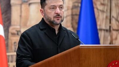 Zelenskiy, Cumhurbaşkanı Recep Tayyip Erdoğan’la Cumhurbaşkanlığı Dolmabahçe Ofisi’nde düzenlenen ortak